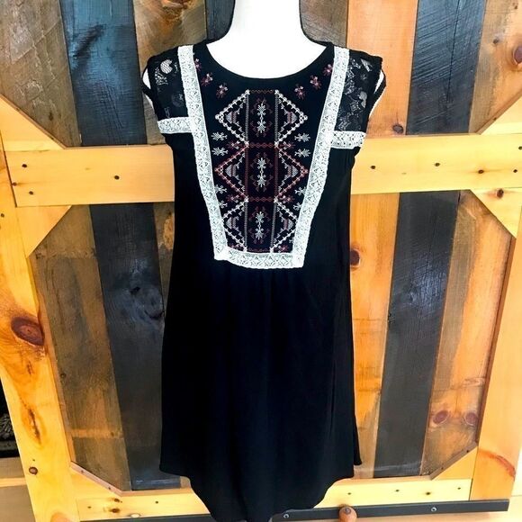 XHILARATION sleeveless embroidered front dress - Picture 1 of 6